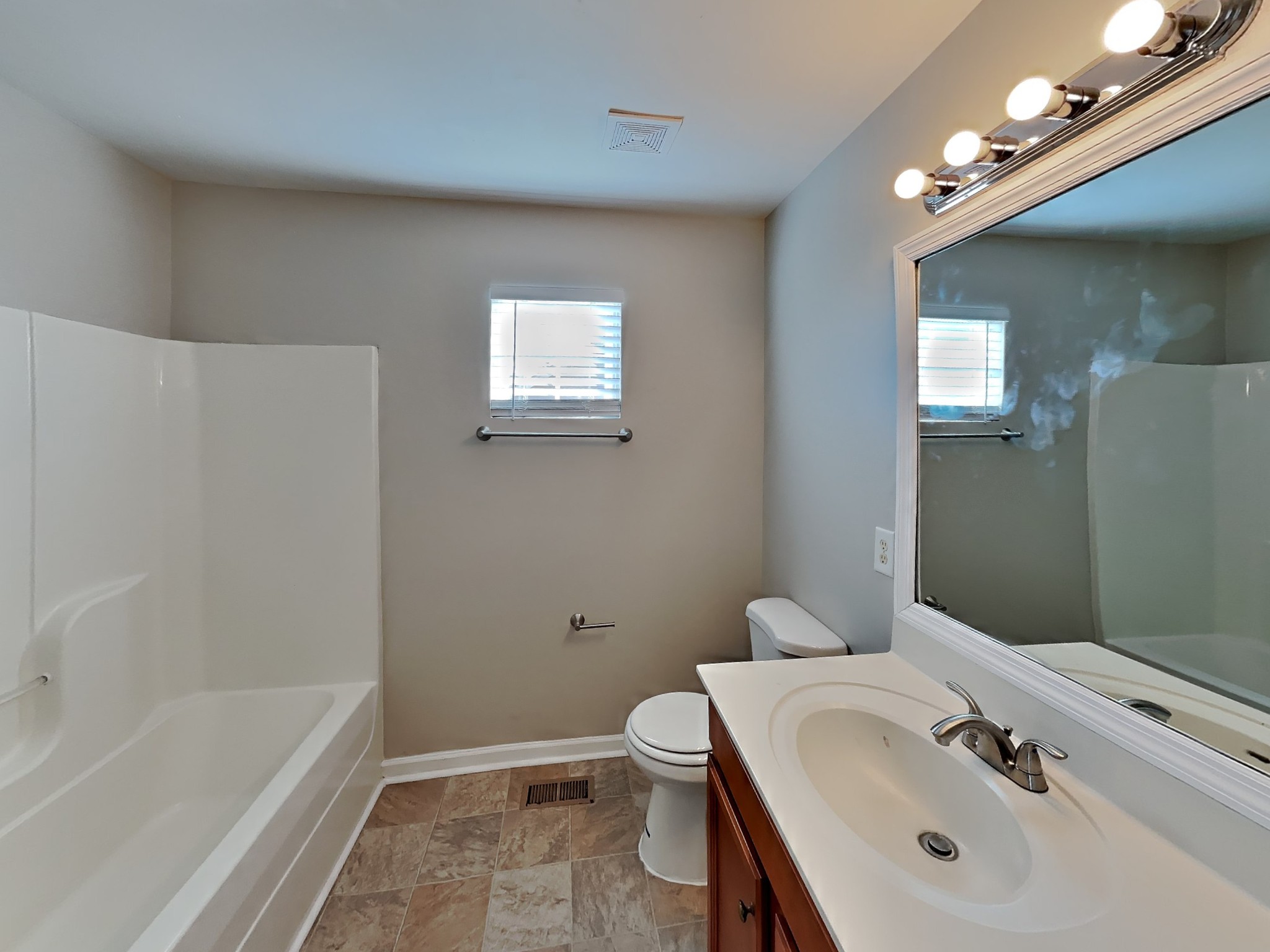1024 Daniel Ln Property Photo 8