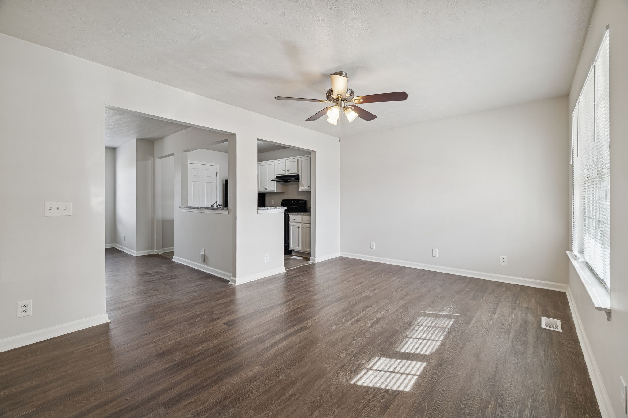 2607 Landrum Ct Property Photo 5