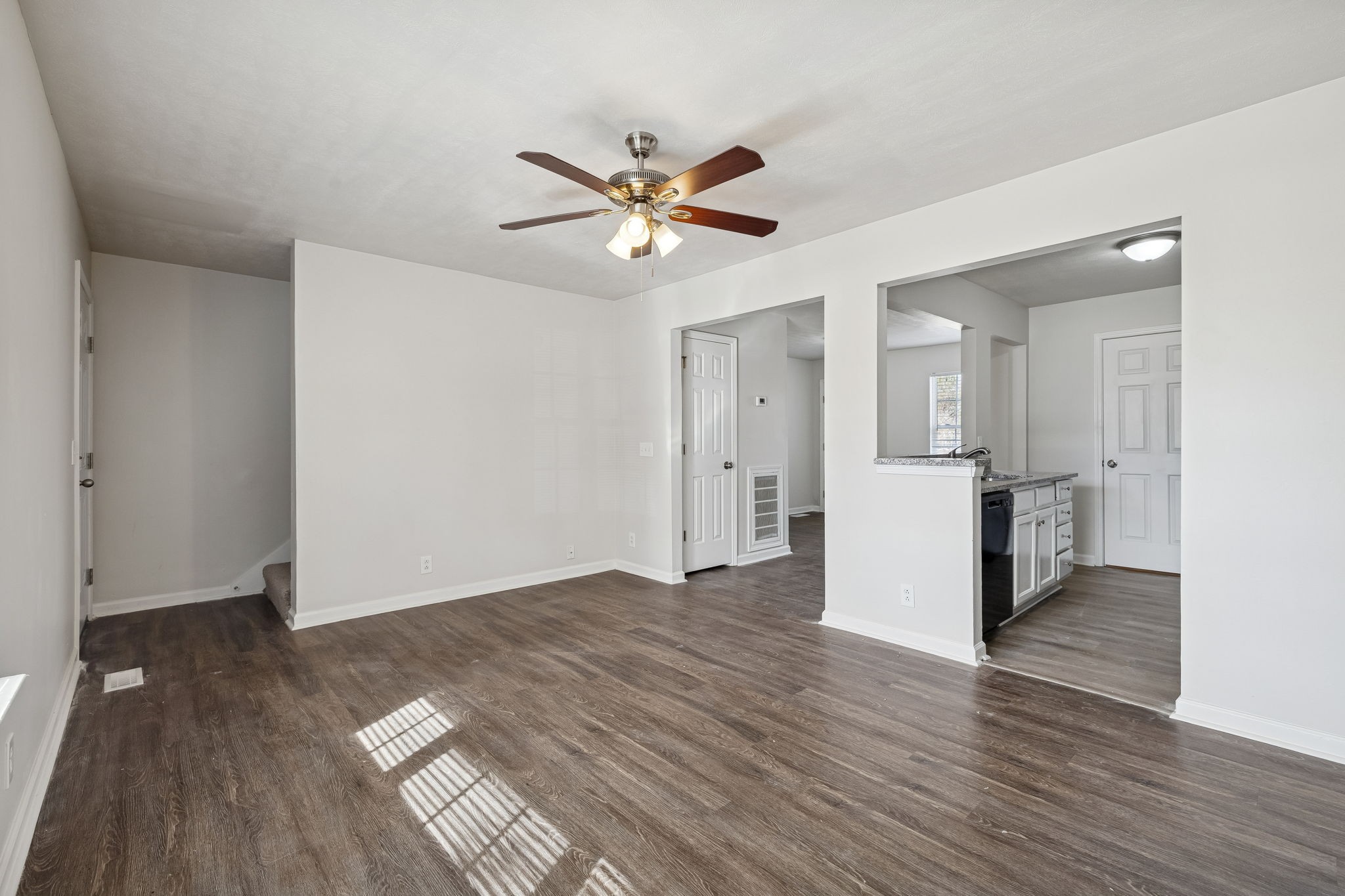 2607 Landrum Ct Property Photo 8