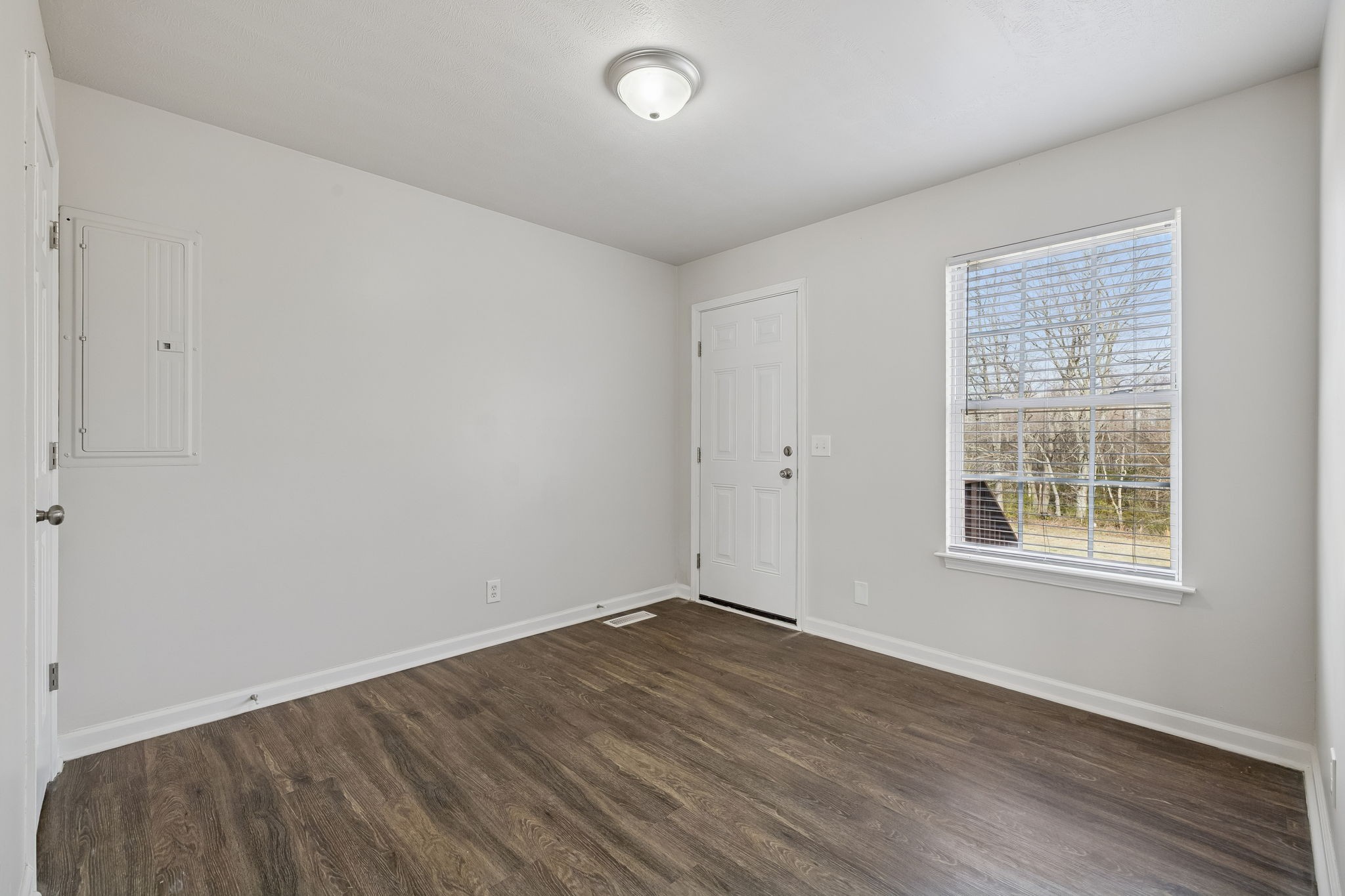 2607 Landrum Ct Property Photo 12