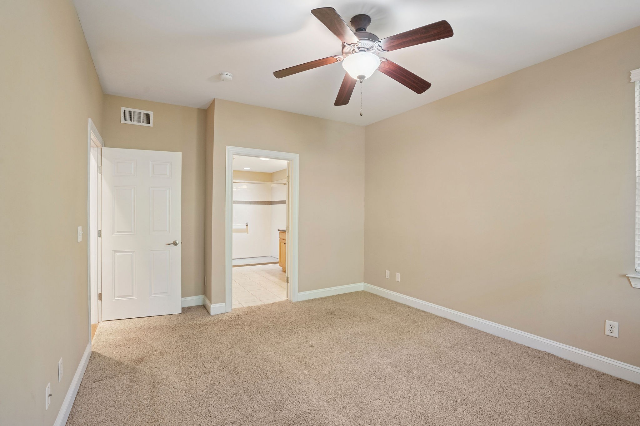 3201 Aspen Grove Dr Property Photo 18
