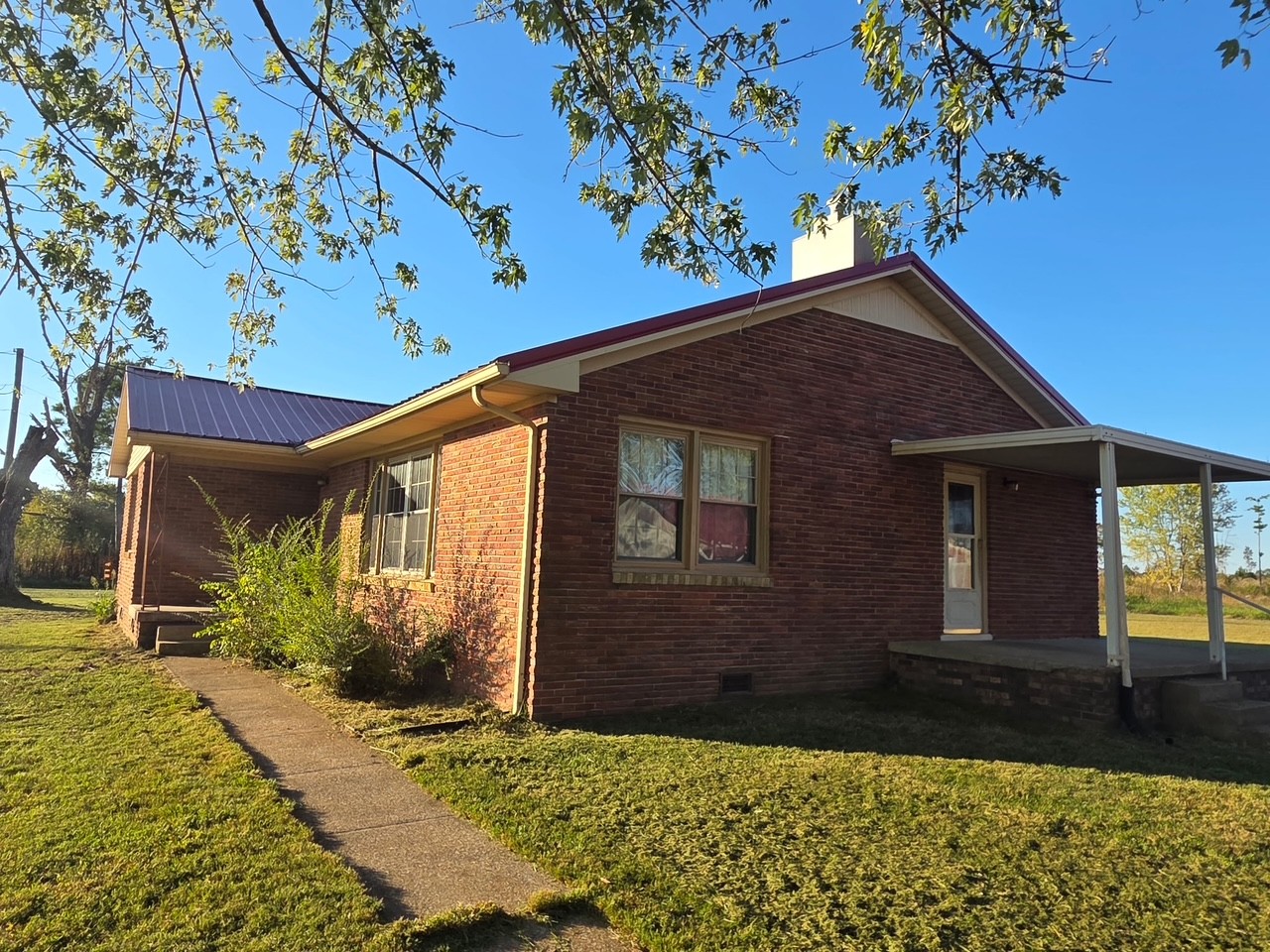 126 Dunn Rd Property Photo 3