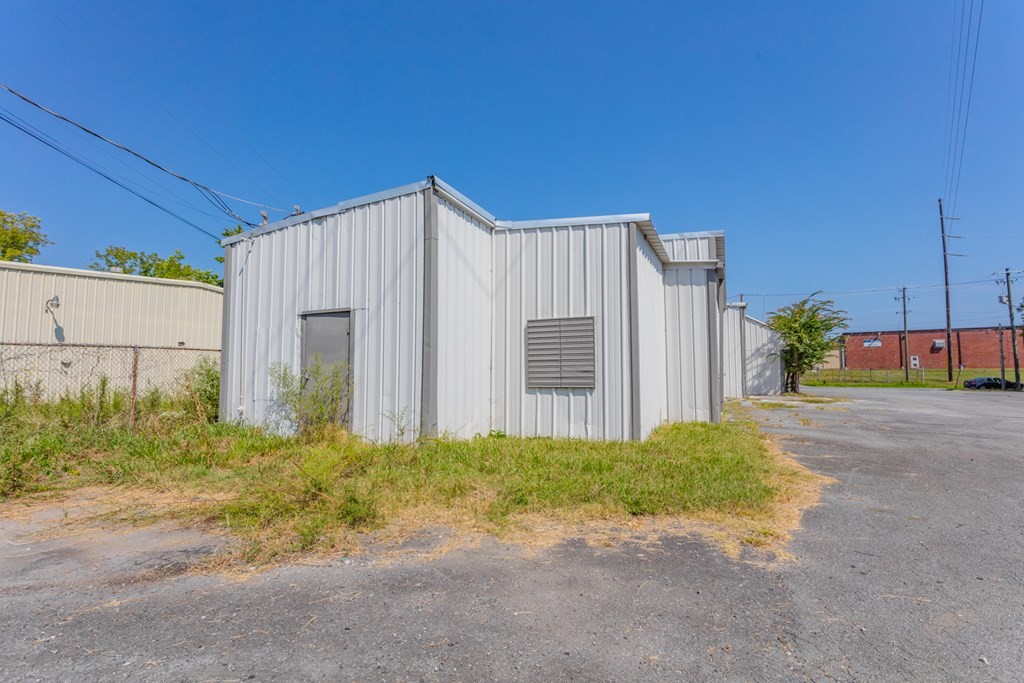 447 Virgil Dr Property Photo 18