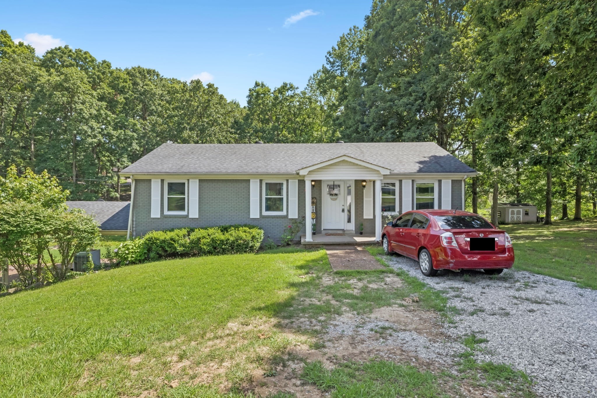 630 Lakeview Cir