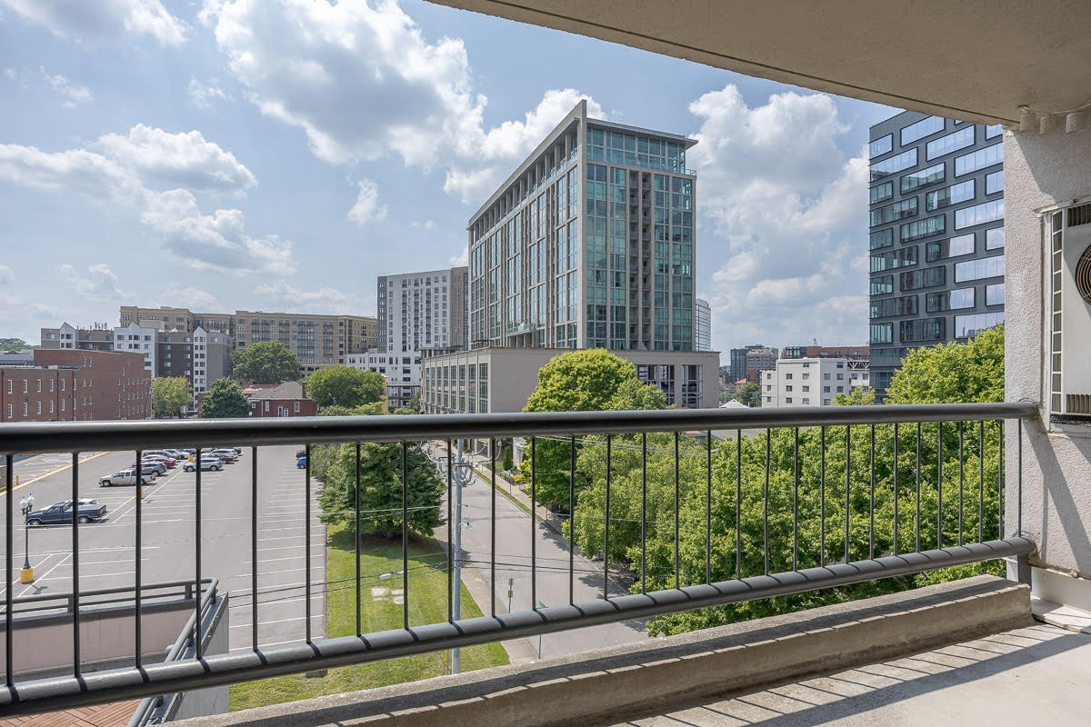 900 19th Ave, S Property Photo 12