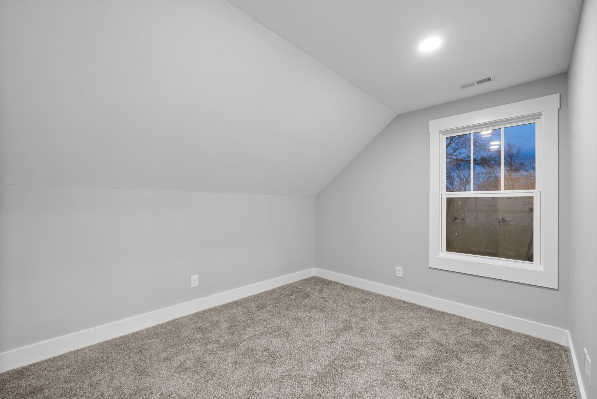 311 Riverview Dr Property Photo 37