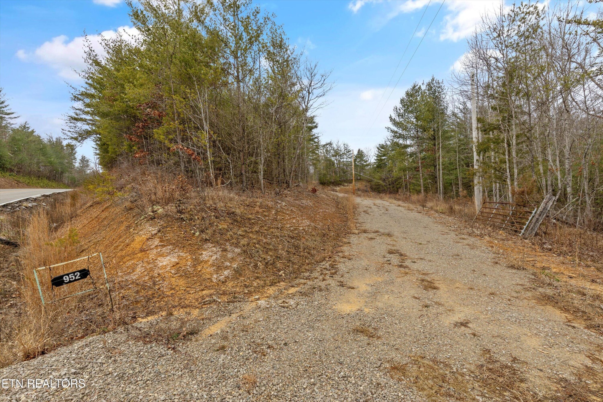 952 Genesis Rd Property Photo 15