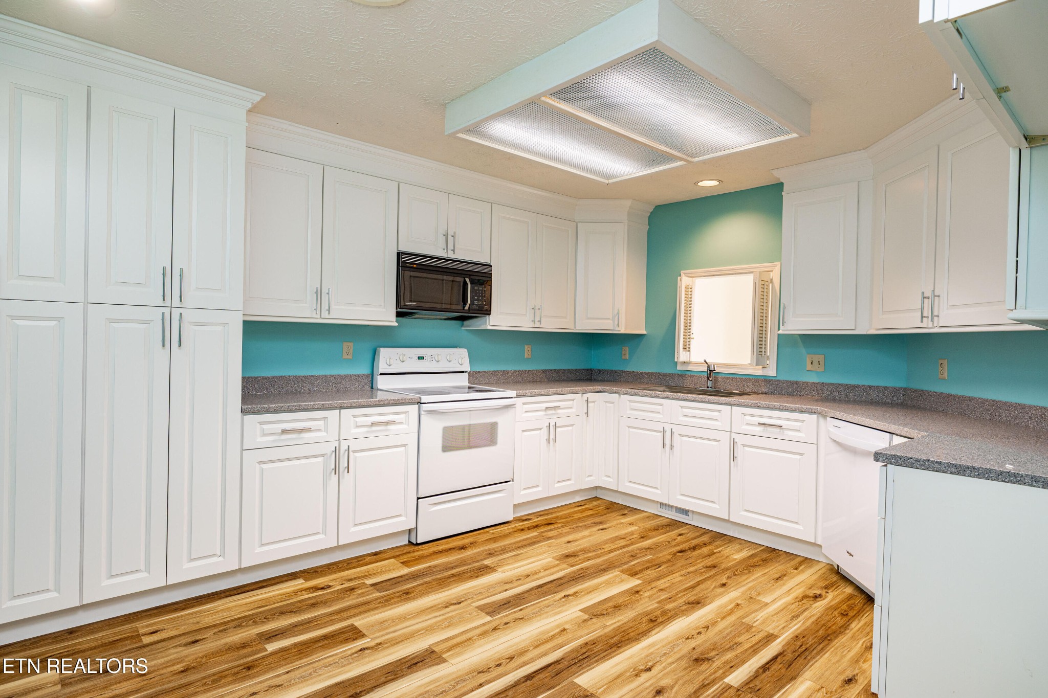 905 Glennshire Drive Property Photo 22