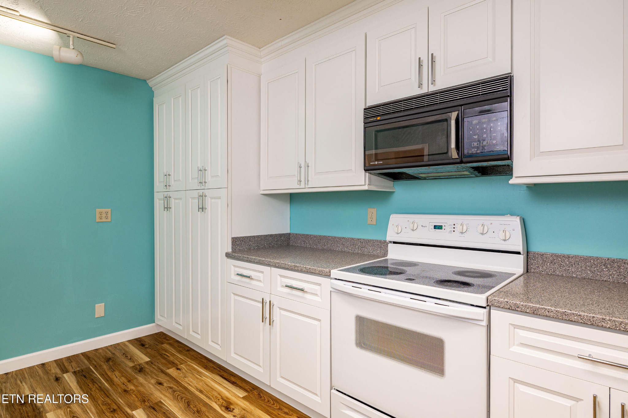 905 Glennshire Drive Property Photo 25