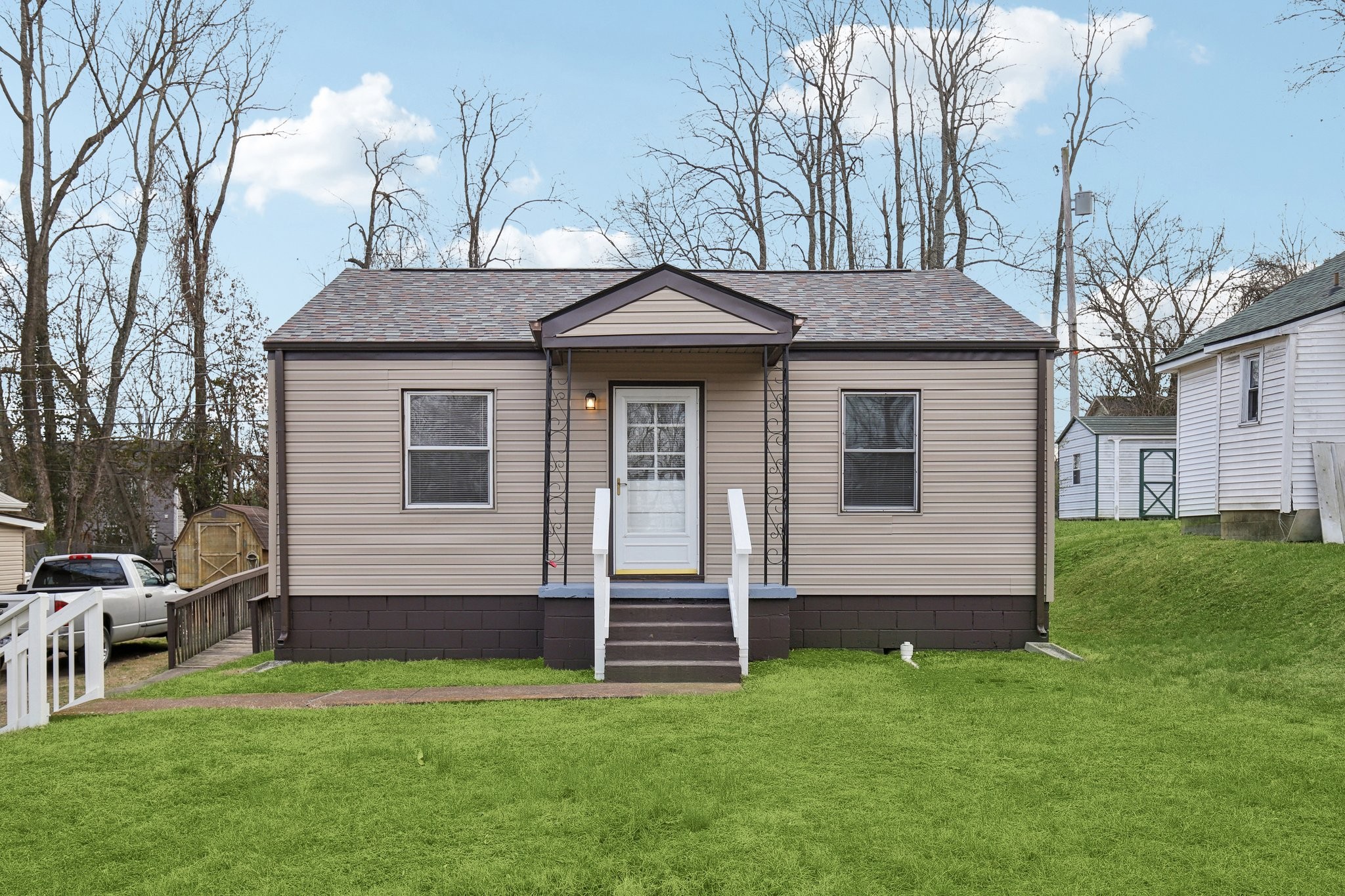 172 Hadley Dr Property Photo 1