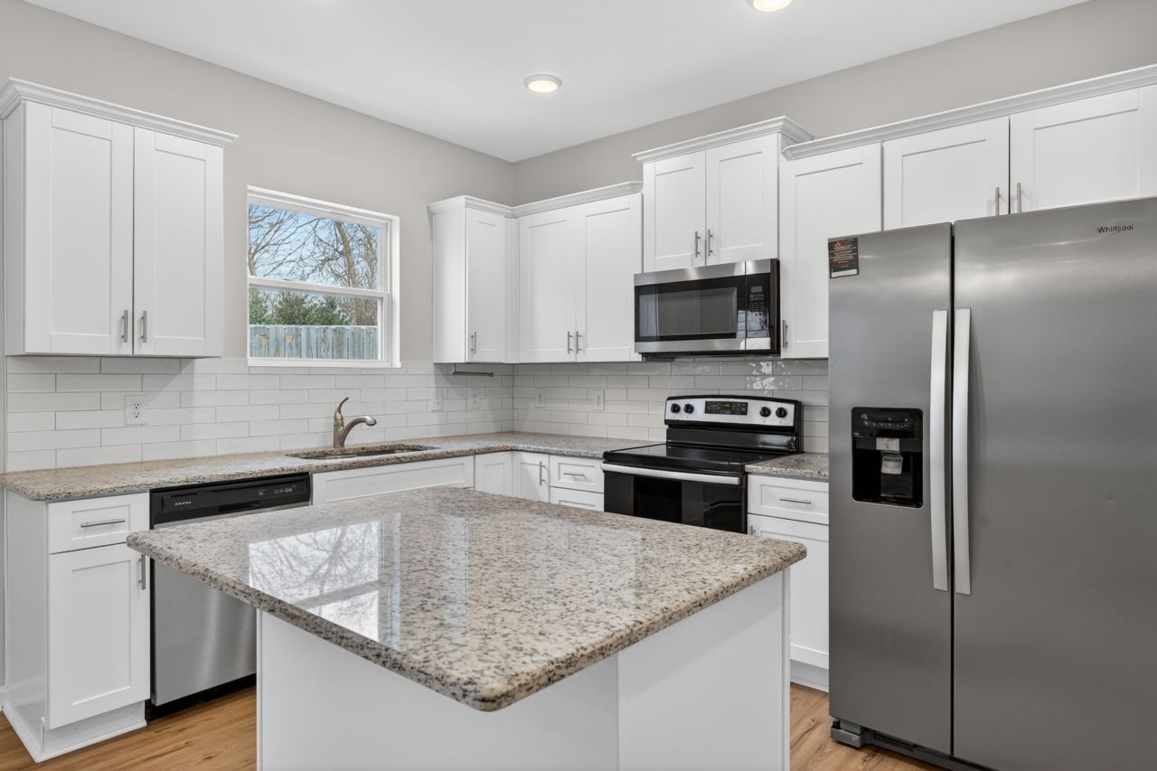 2128 Houston Bnd Property Photo 1