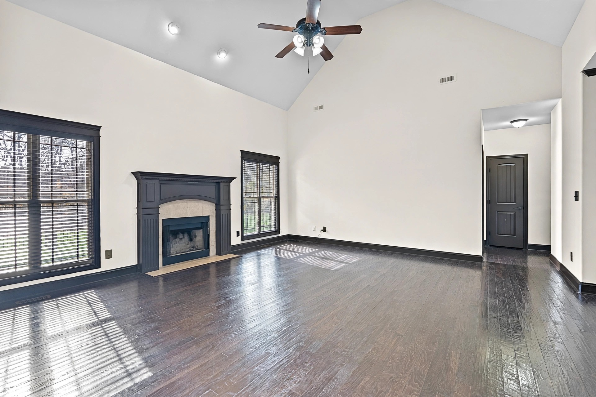 2142 Trieste Trl Property Photo 12