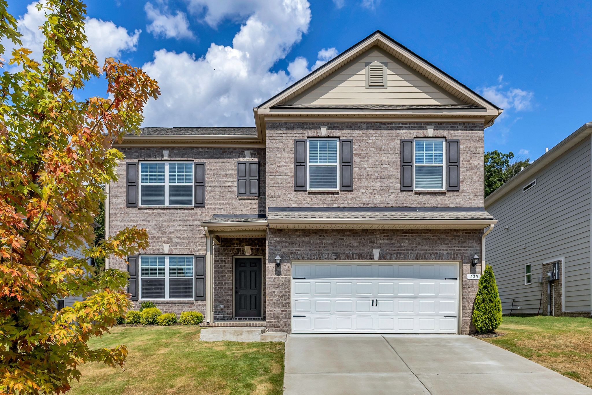 220 Lightwood Dr