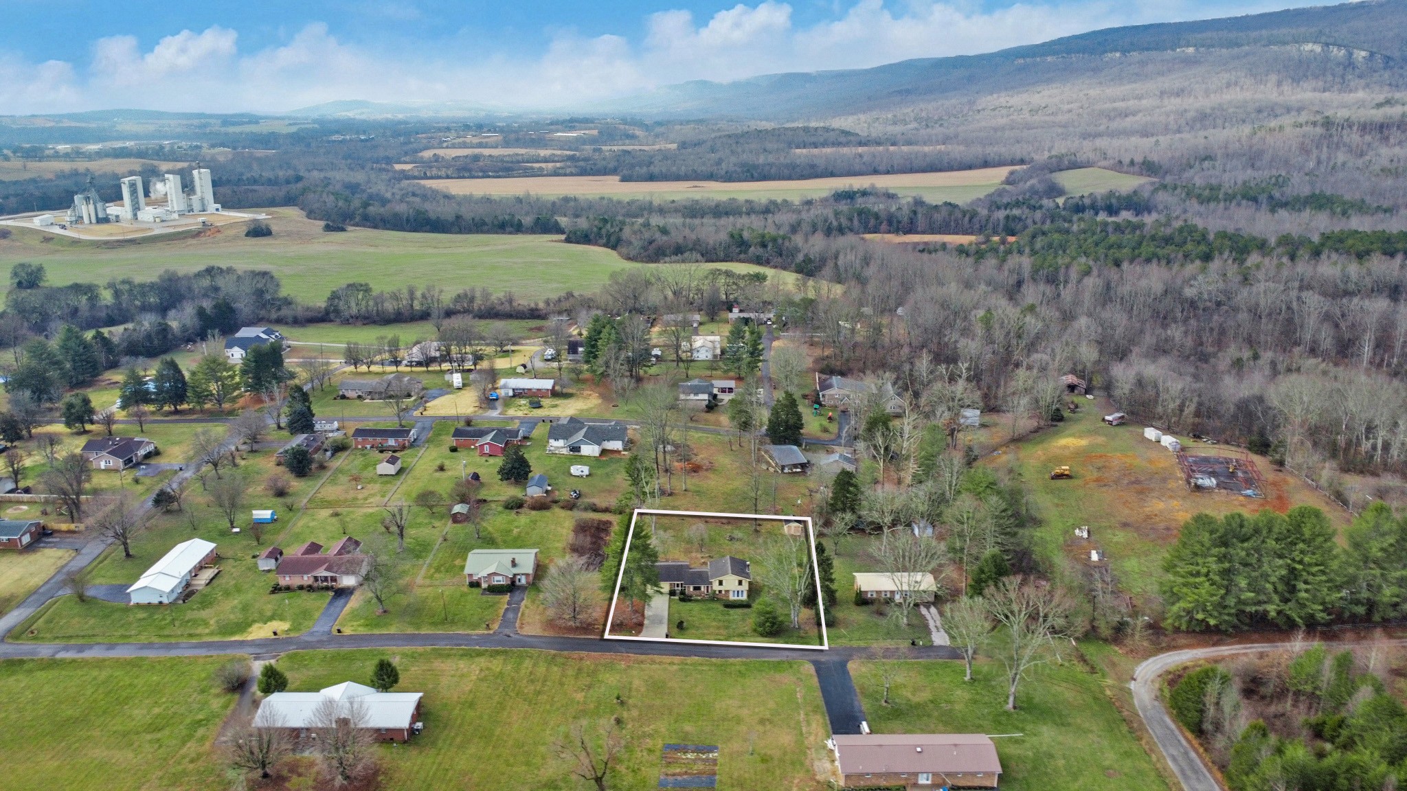 1209 Sequatchie Rd Property Photo 3