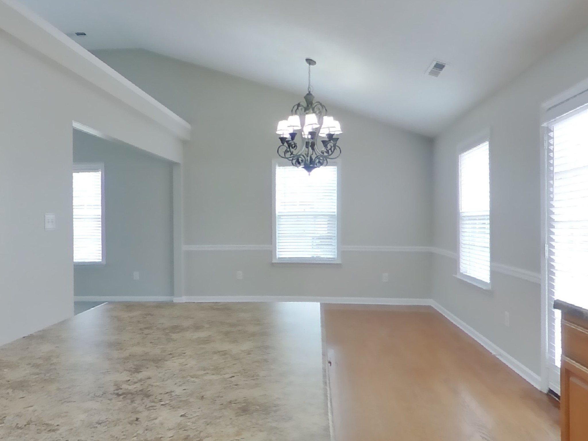 2636 Danbury Cir Property Photo 4