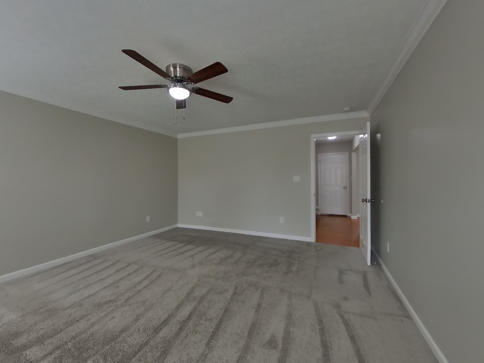 2636 Danbury Cir Property Photo 6