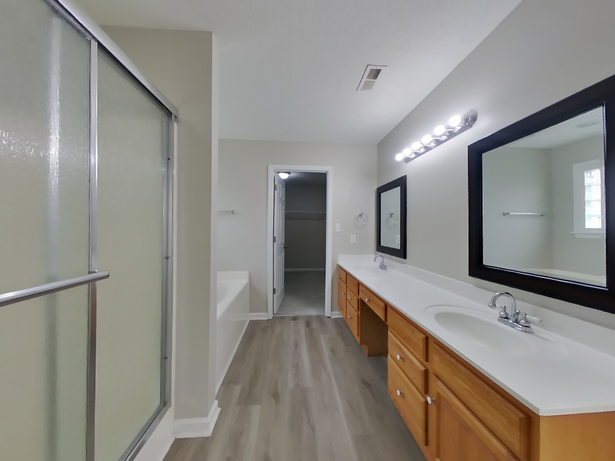 2636 Danbury Cir Property Photo 8