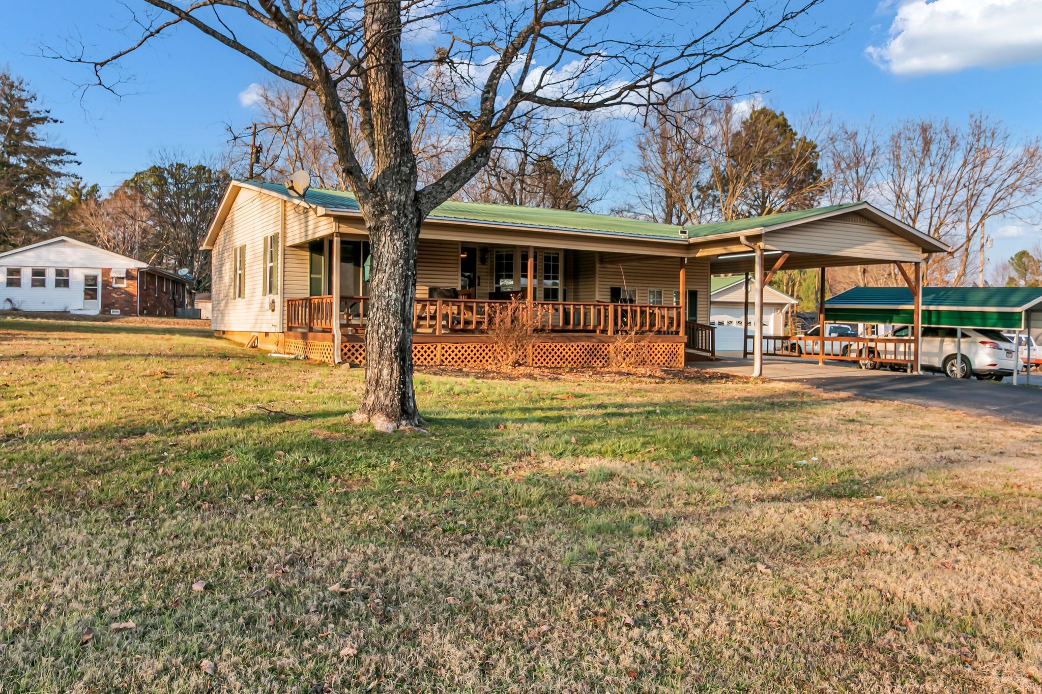 2830 E Wood St Property Photo 1