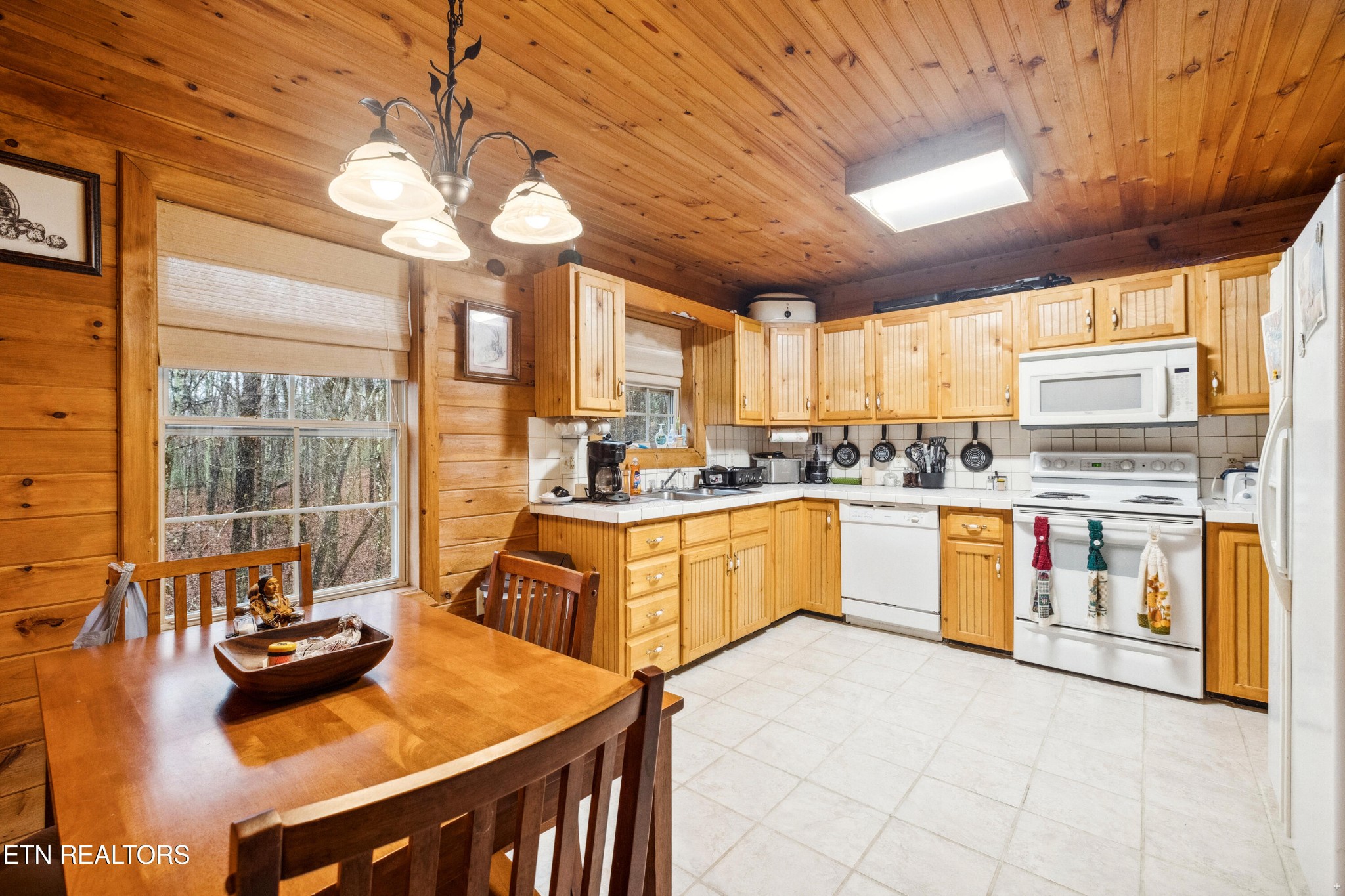 930 Wilderness Tr Property Photo 6