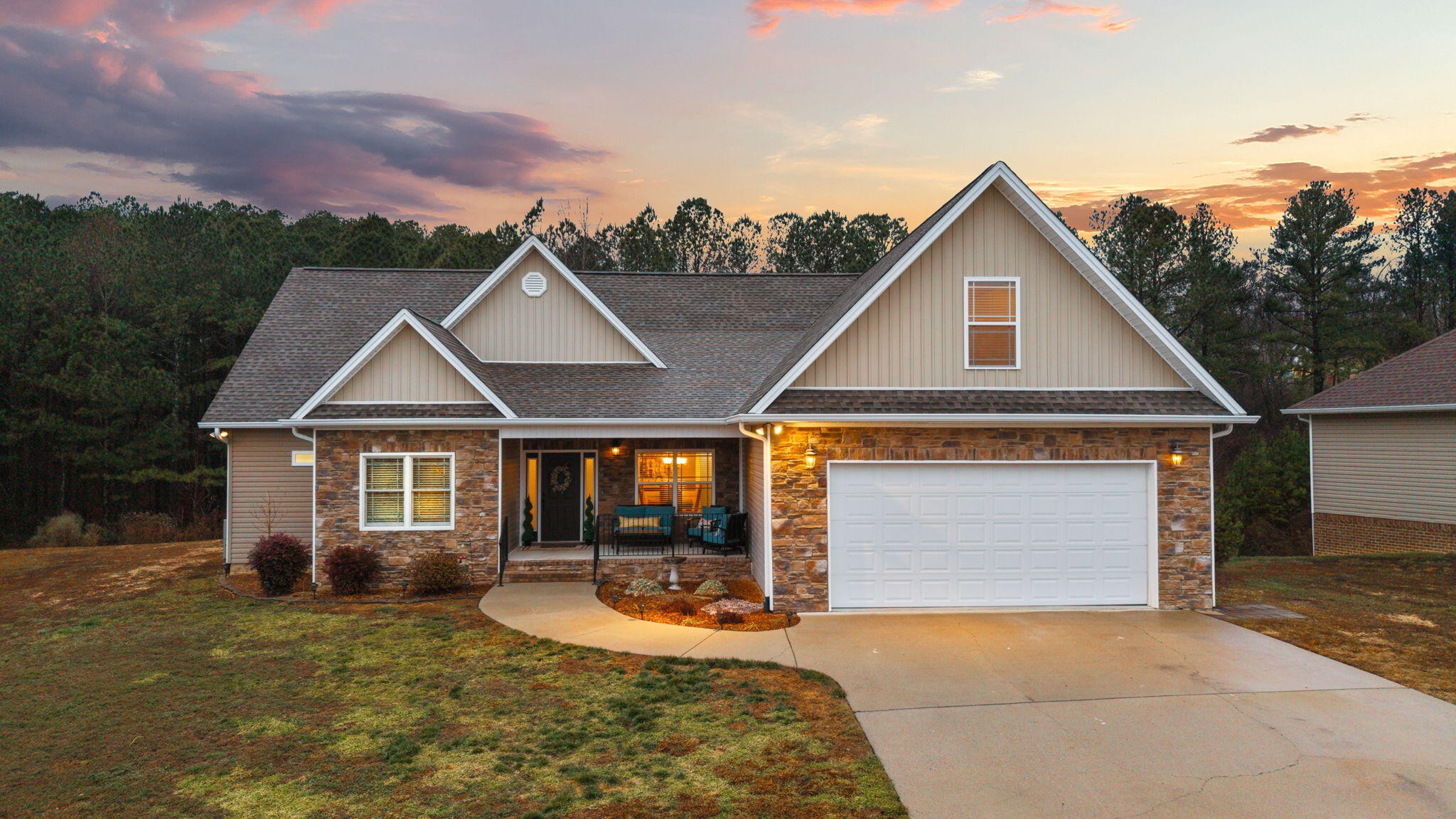 160 Nesting Ridge Road, NW