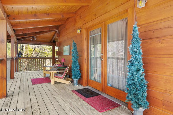 940 Buck Way Property Photo 5