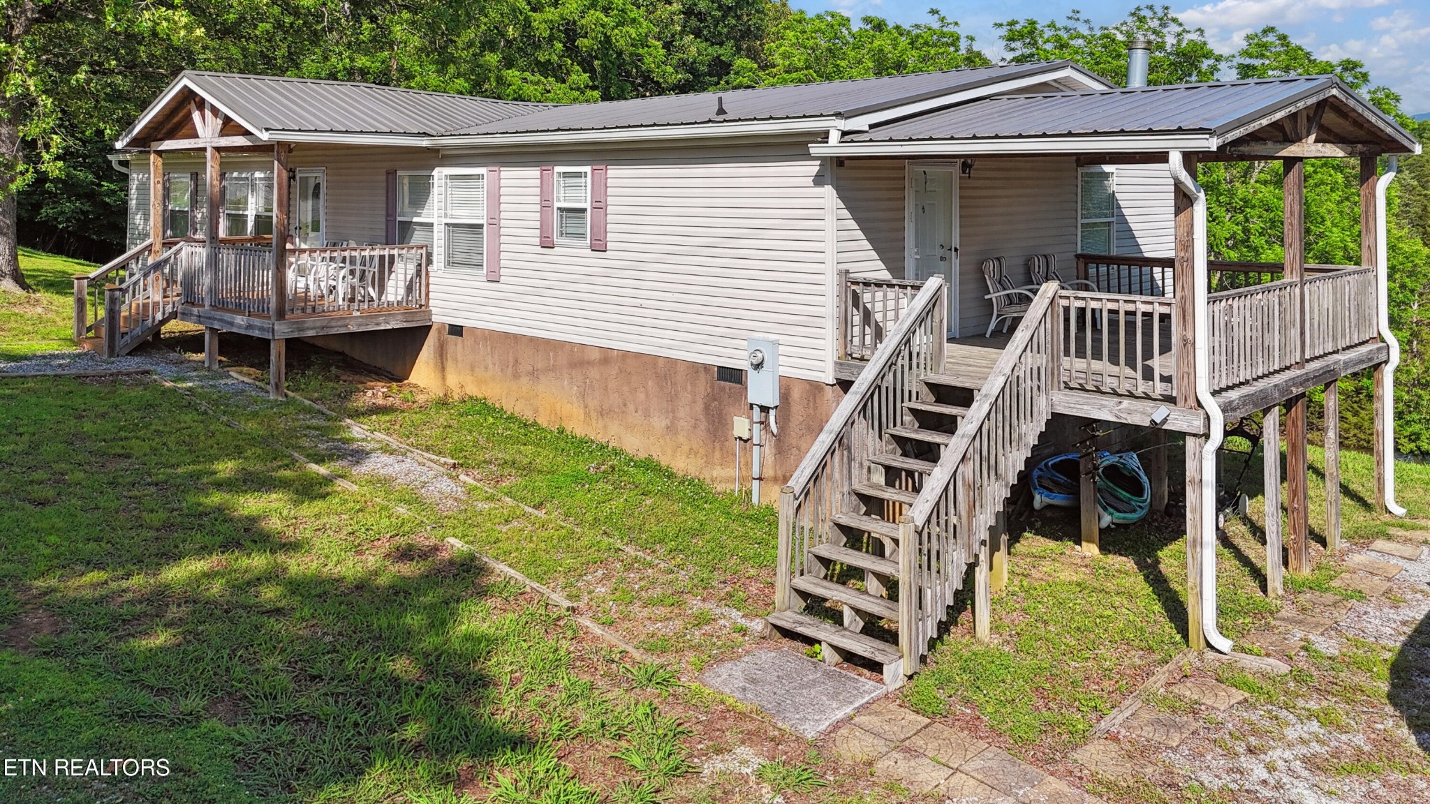 1366 Paradise Lane Property Photo 1