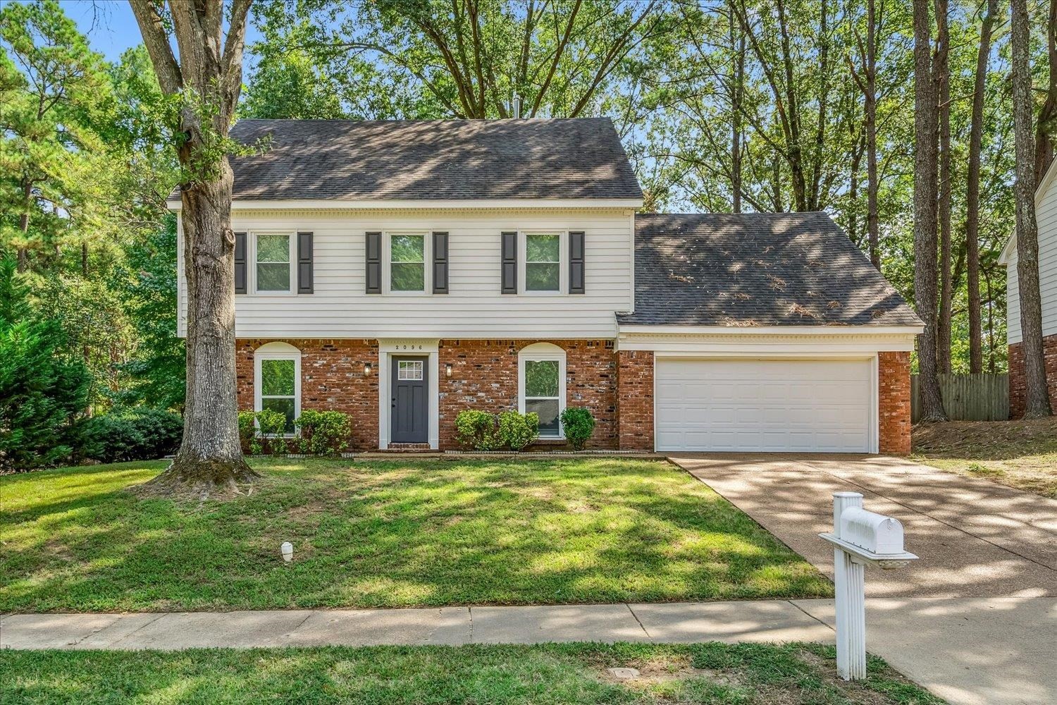 2096 Allenby Rd Property Photo 1