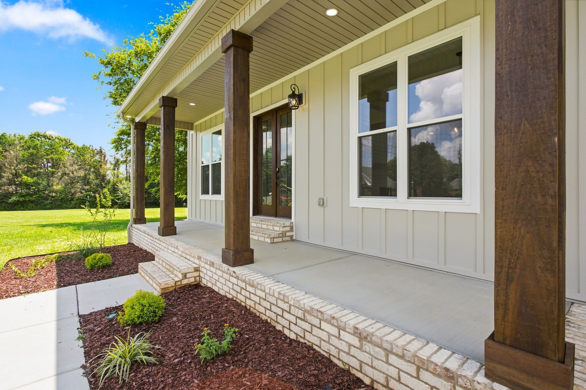 109 Mimi Cir