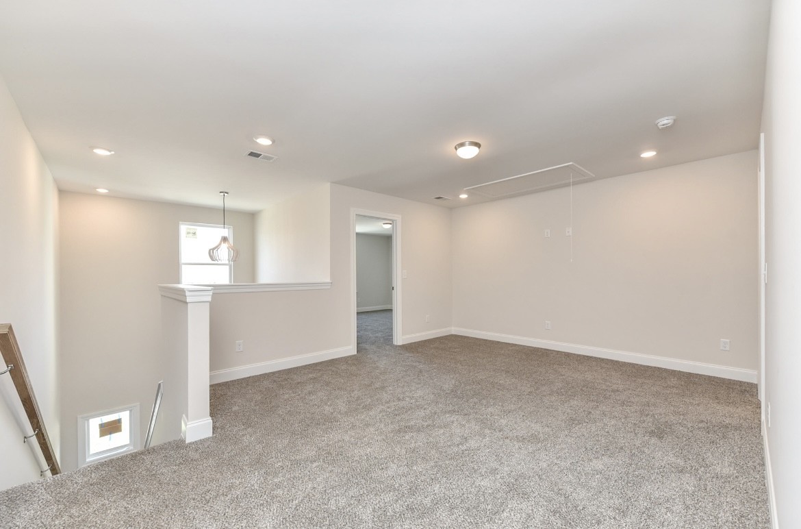 101 Annleeken Dr Property Photo 3