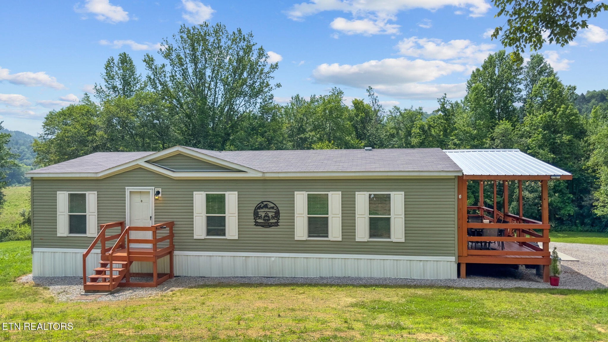 3329 Stinking Creek Rd Property Photo 1