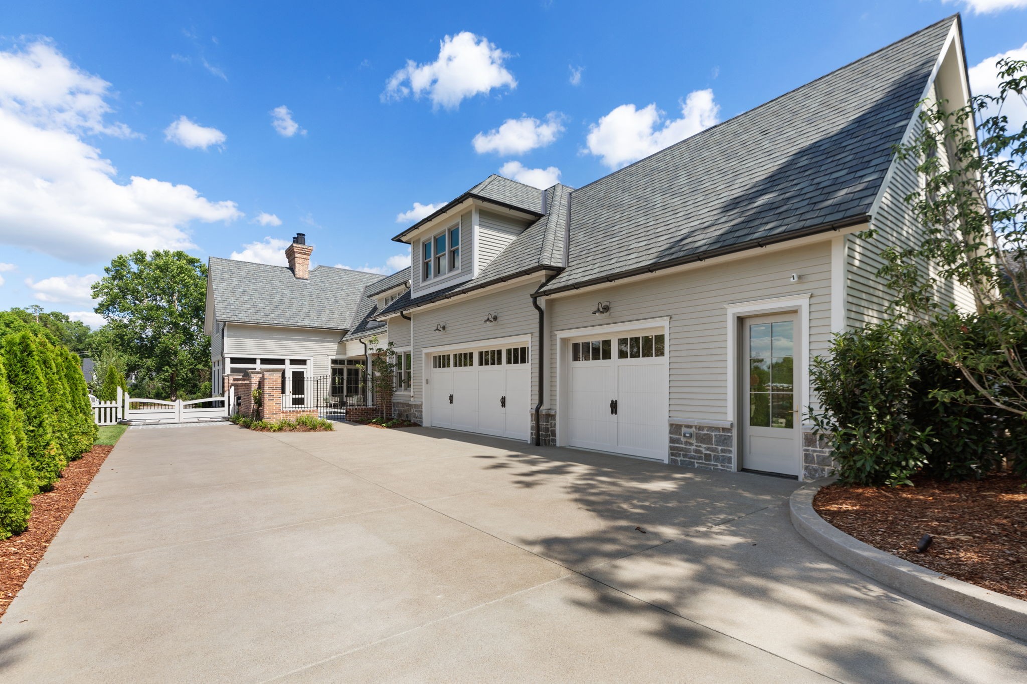 1841 William Campbell Court Property Photo 3