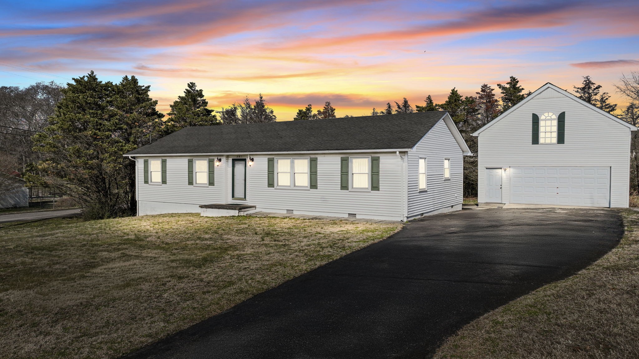 201 Stardust Dr Property Photo 1