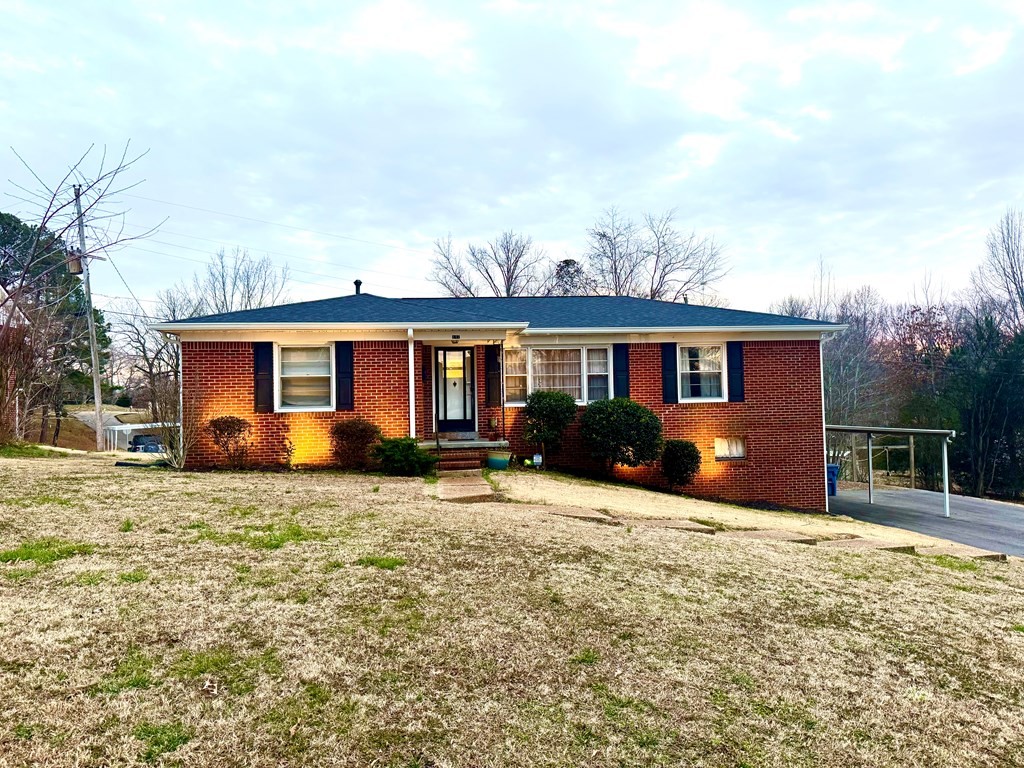 147 Berry St Property Photo 2