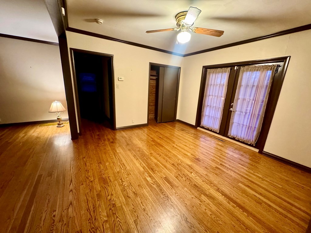 147 Berry St Property Photo 9