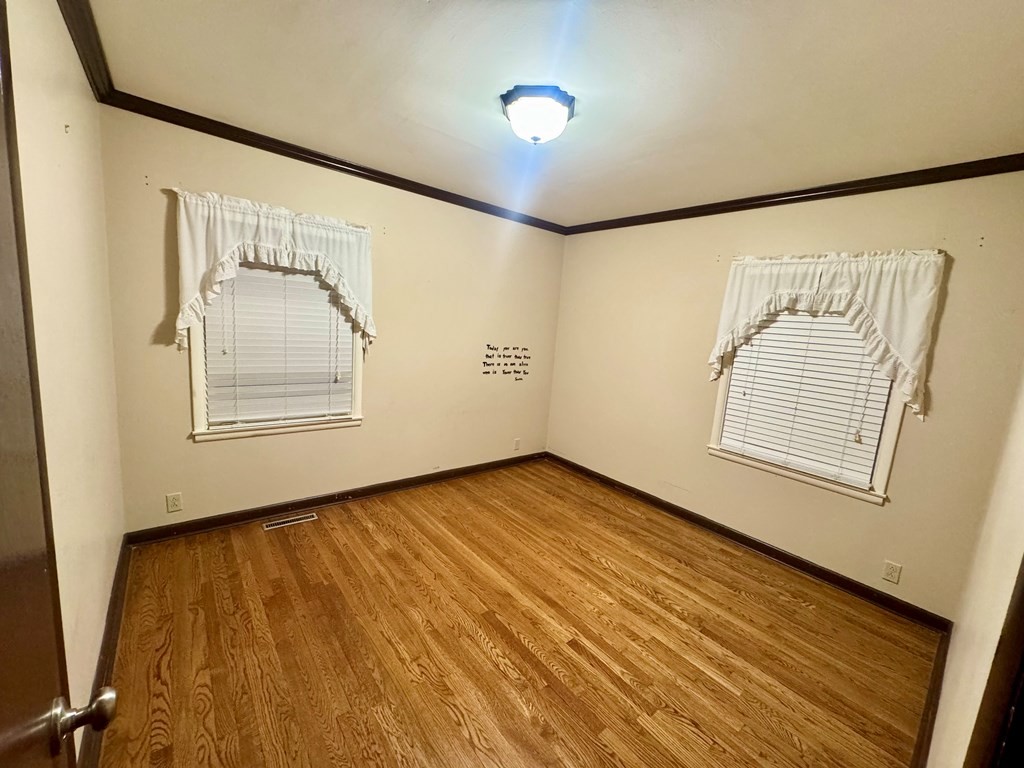 147 Berry St Property Photo 10