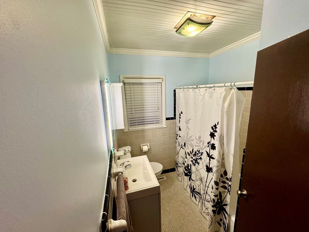 147 Berry St Property Photo 13