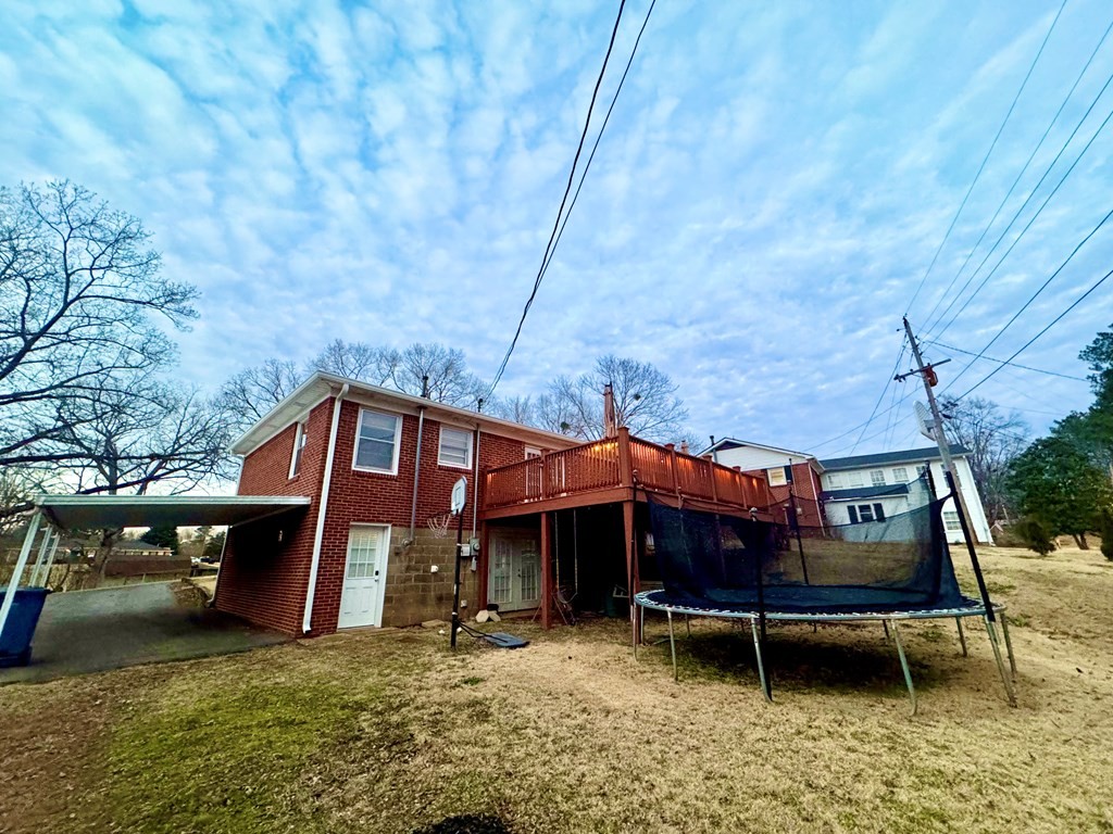 147 Berry St Property Photo 15