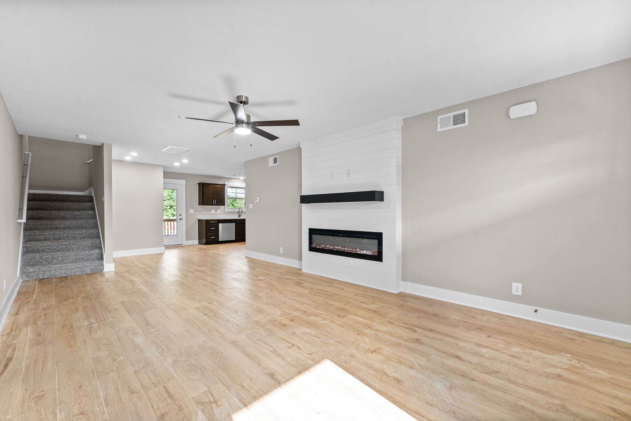 330 Cardinal Creek Property Photo 6
