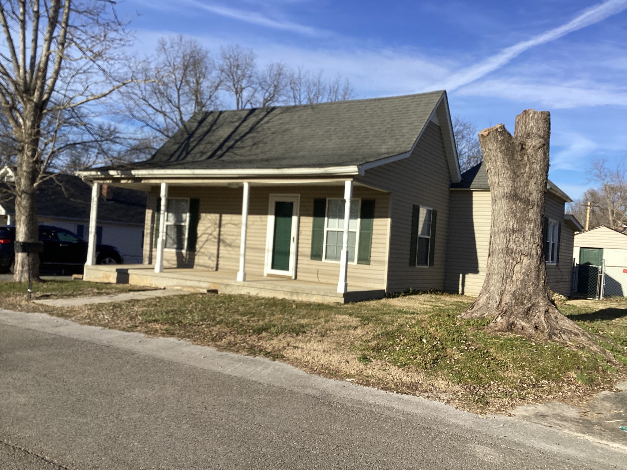 104 Taft St Property Photo 1