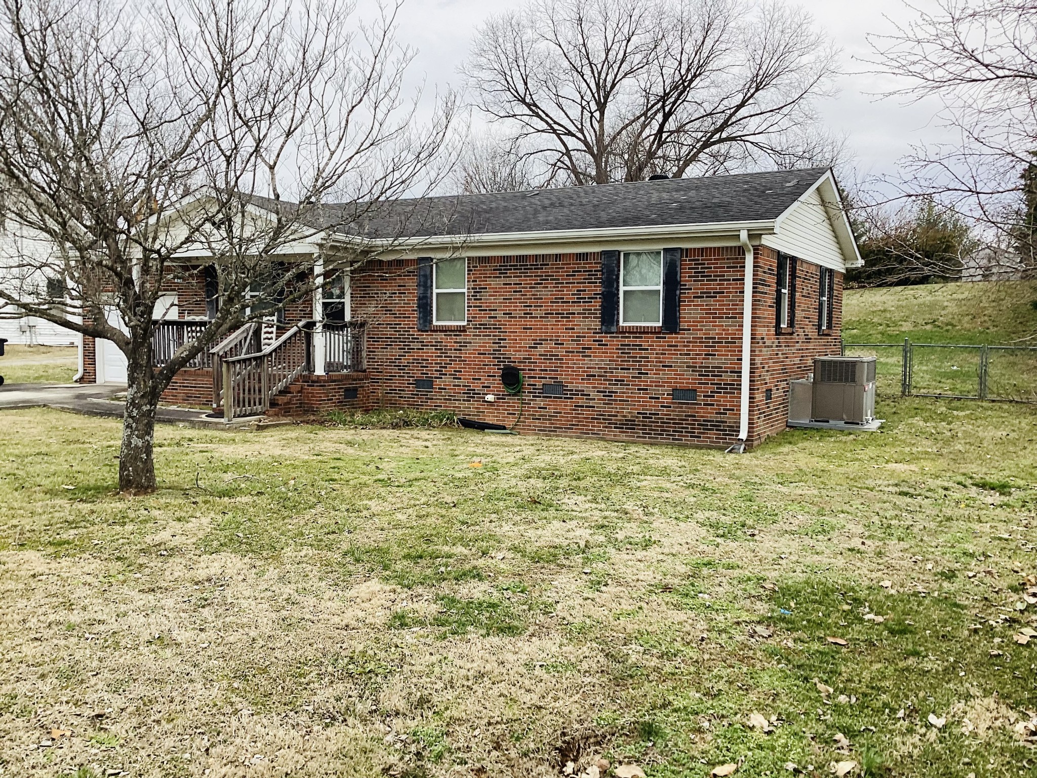 634 N Spring St Property Photo 2