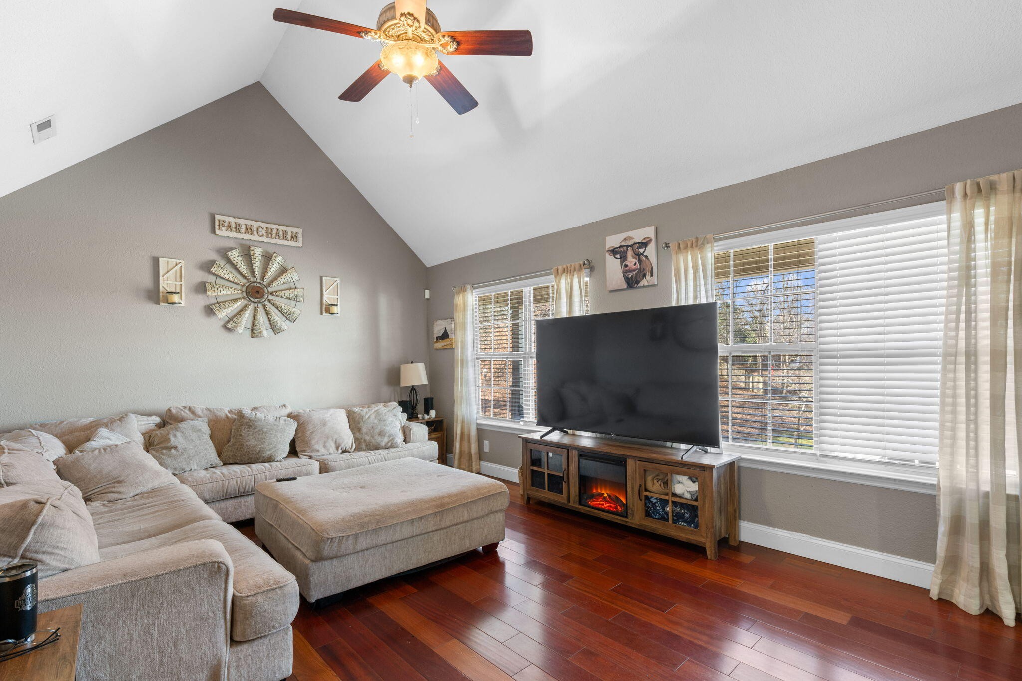 175 Stonewood Drive, Nw Property Photo 9
