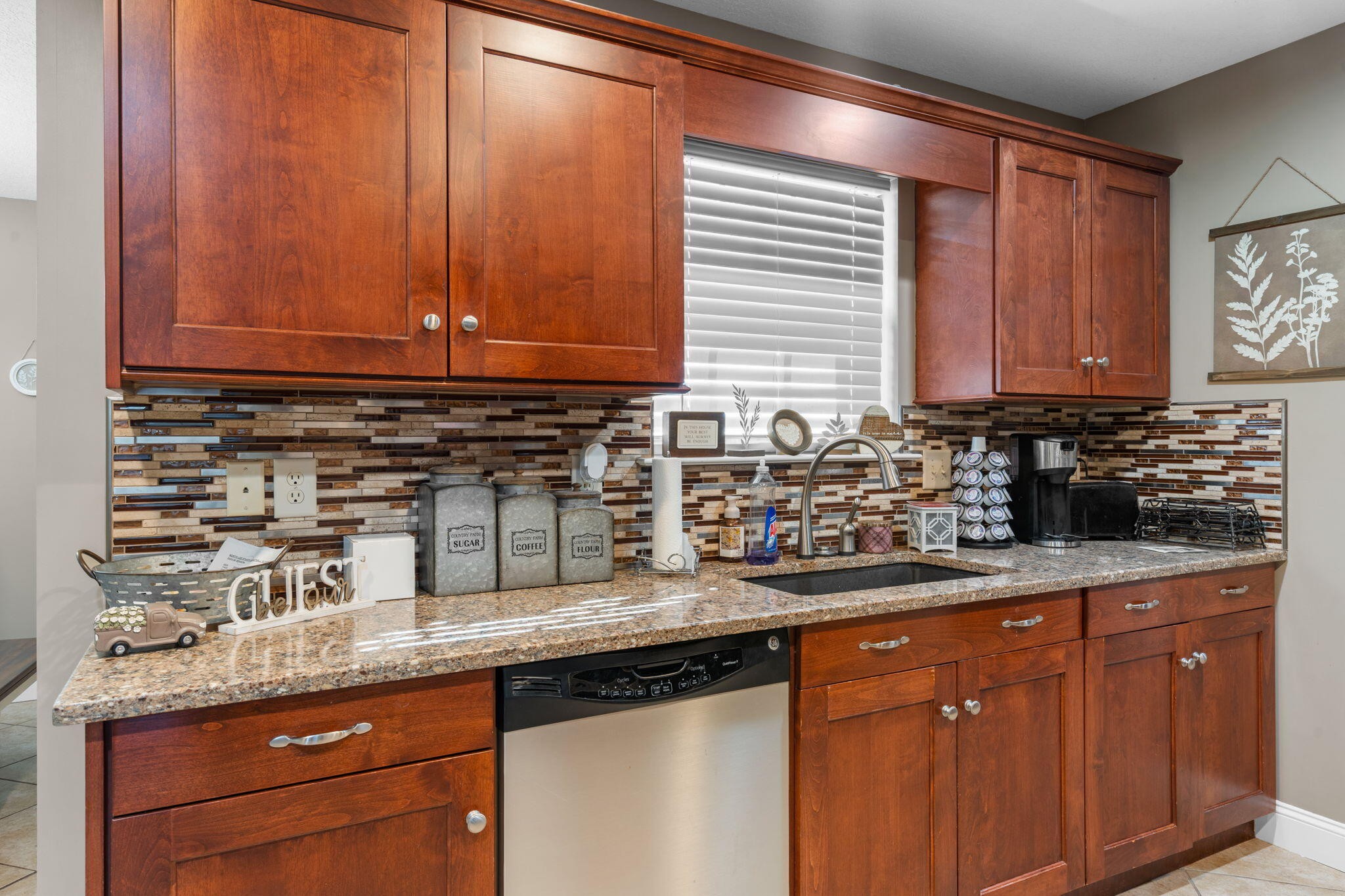 175 Stonewood Drive, Nw Property Photo 15