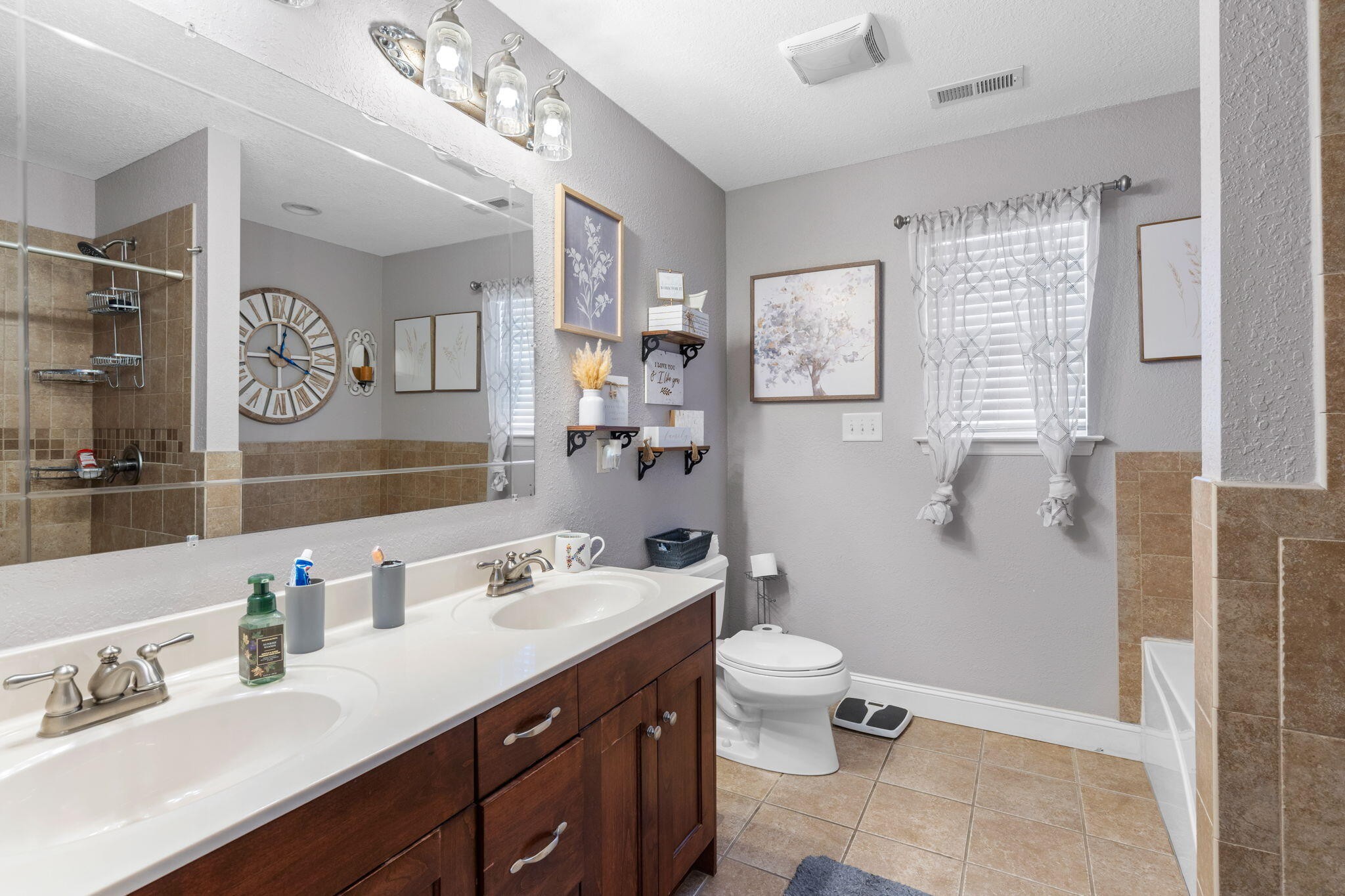 175 Stonewood Drive, Nw Property Photo 22