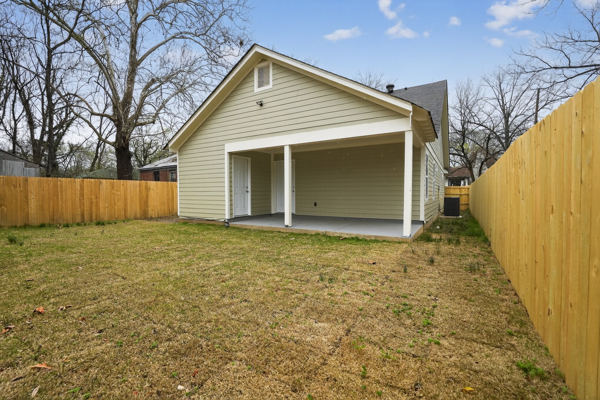 1750 Felix Ave Property Photo 5
