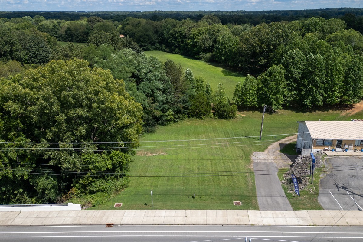 3336 31w Highway Property Photo 3