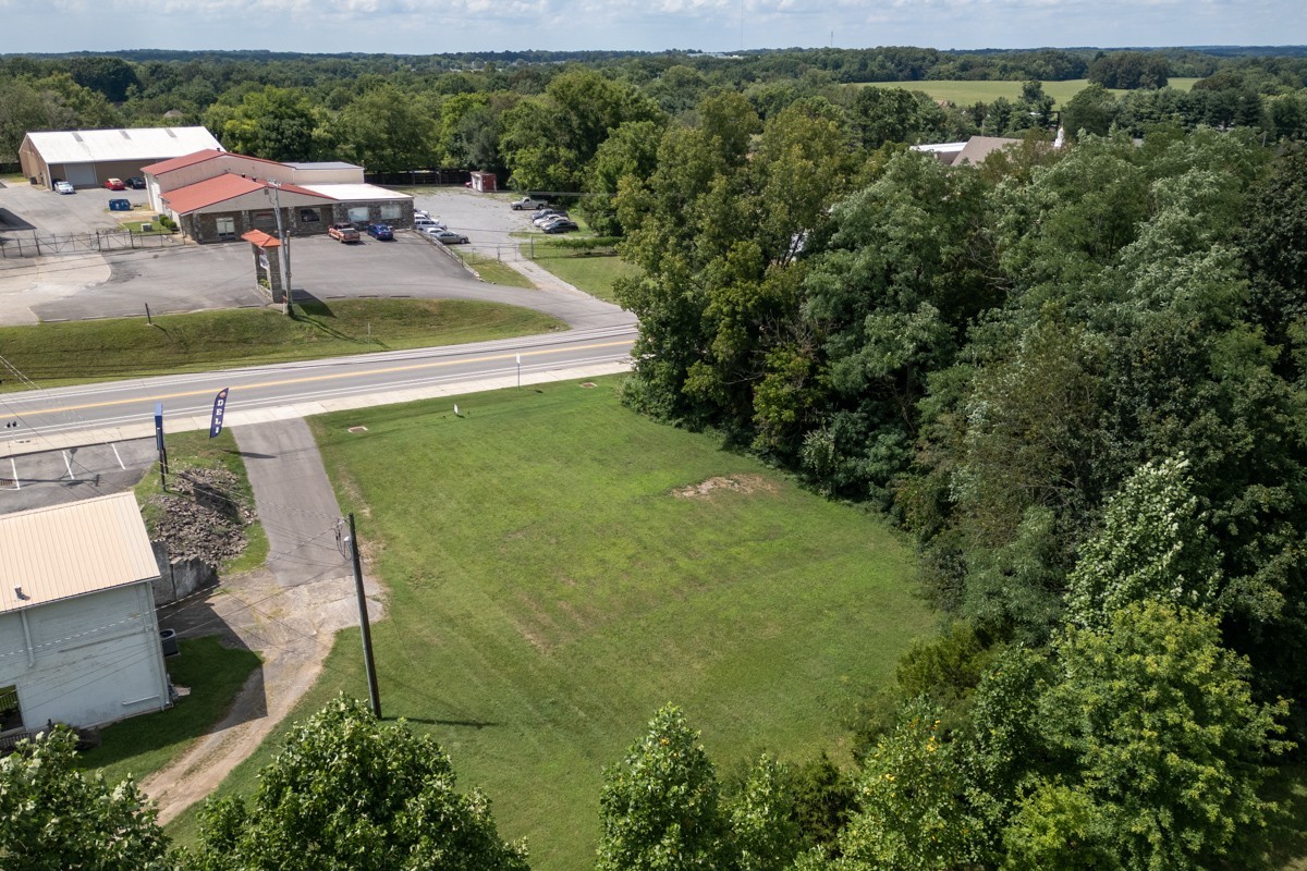 3336 31w Highway Property Photo 10