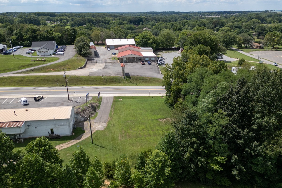 3336 31w Highway Property Photo 11