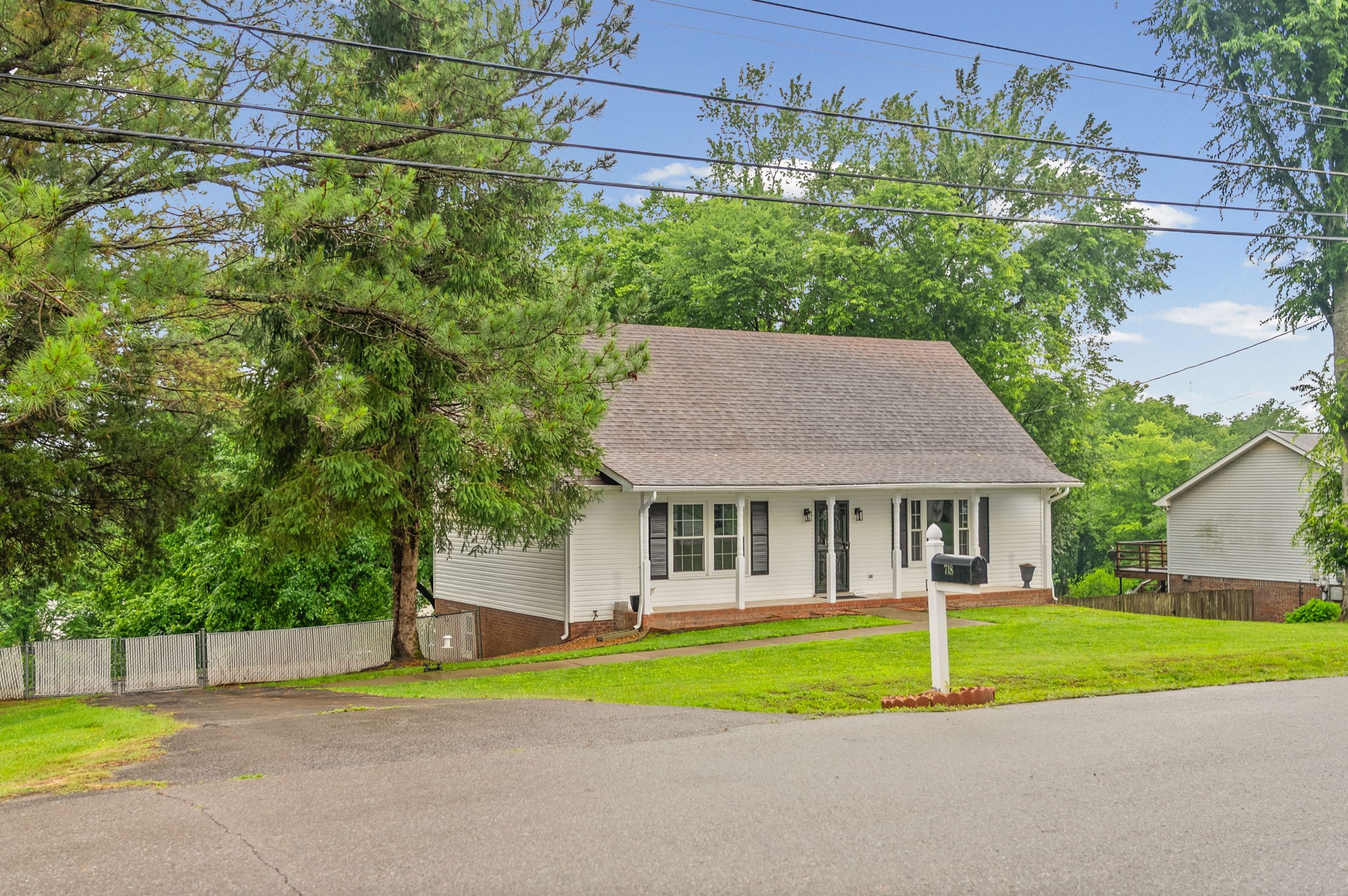 718 Jace Dr Property Photo 2