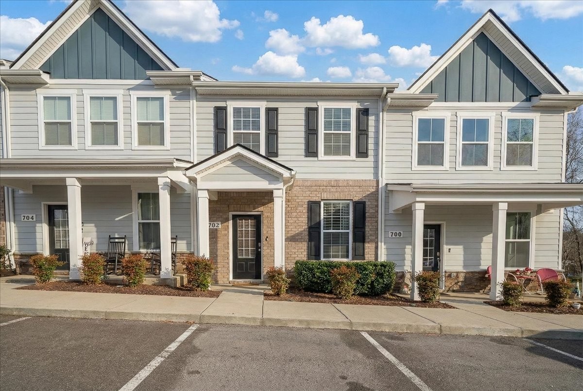 702 Dallas Dr