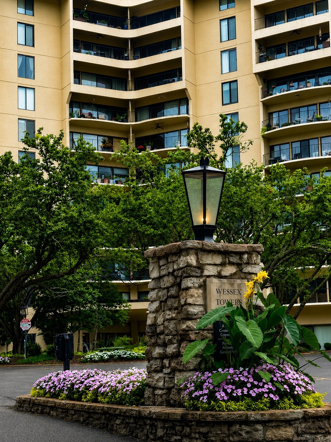 6666 Brookmont Ter